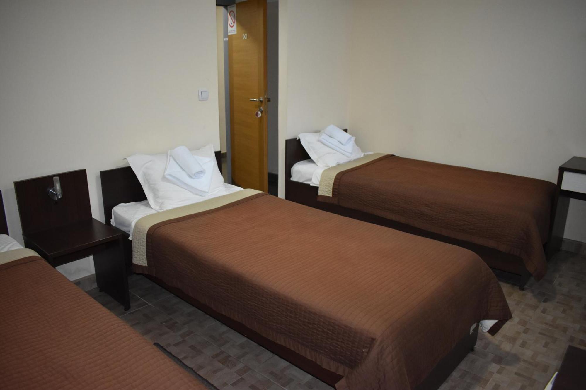 Garni Hotel Lion Jagodina Exterior foto
