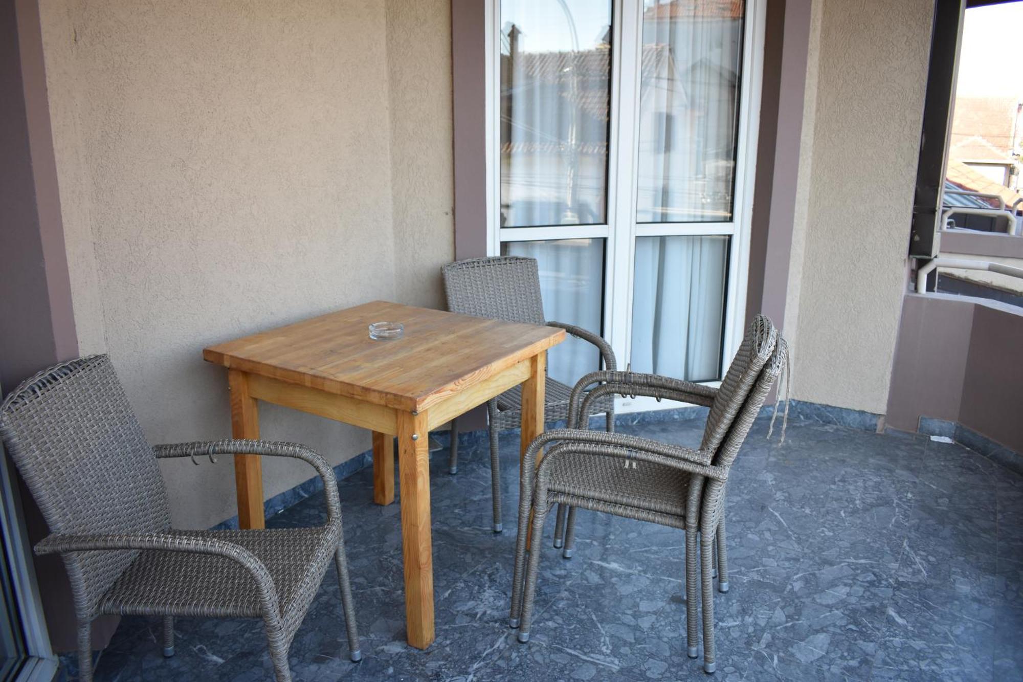 Garni Hotel Lion Jagodina Exterior foto
