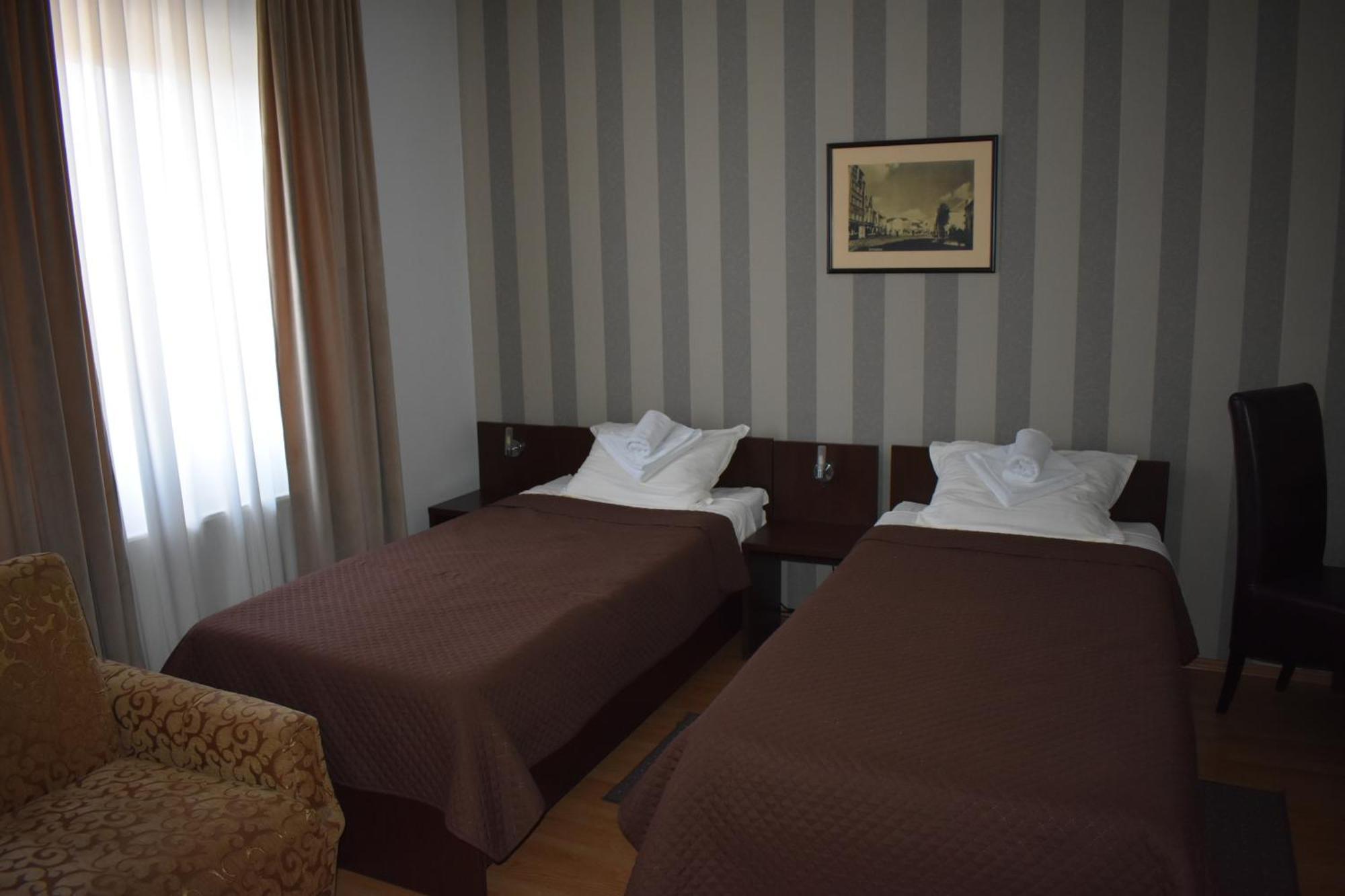 Garni Hotel Lion Jagodina Exterior foto